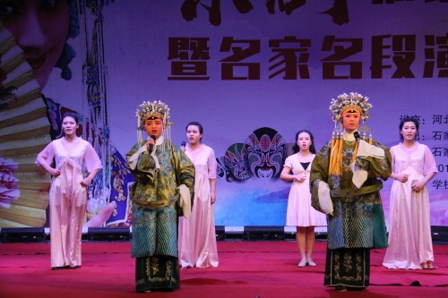 京劇社谷源琪、冀穎慧、孫新媛等演唱傳統(tǒng)京劇《穆桂英掛帥》選段