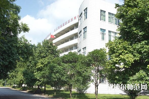 廣西現代職業技術師范學院是幾專