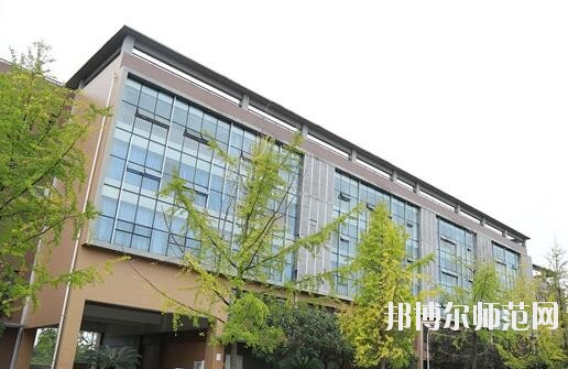 郫縣友愛(ài)職業(yè)技術(shù)幼兒師范學(xué)校2018年報(bào)名條件、招生對(duì)象