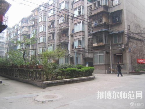 四川經濟管理幼兒師范學校地址在哪里