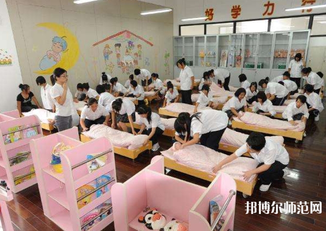 2020年初中生報什么幼師學校