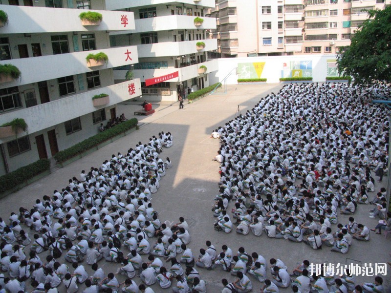 男生初中畢業(yè)上幼師學(xué)校