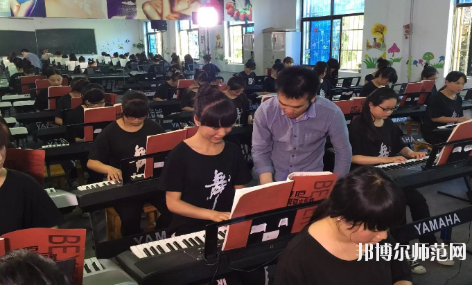 陜西2020年男生上幼師學校學什么專業好