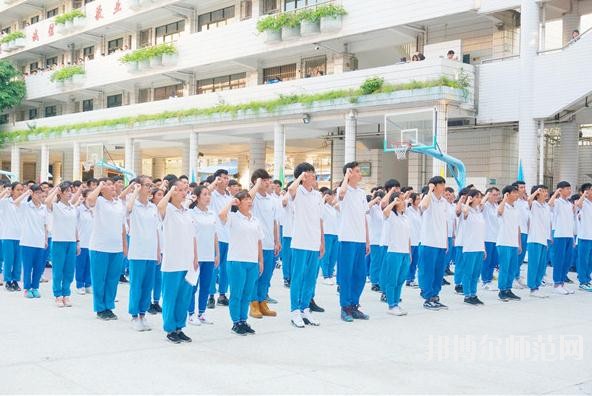廣州2020年女生上幼師學校學什么專業好