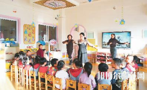 石家莊2020年女生上幼師學校學什么專業好