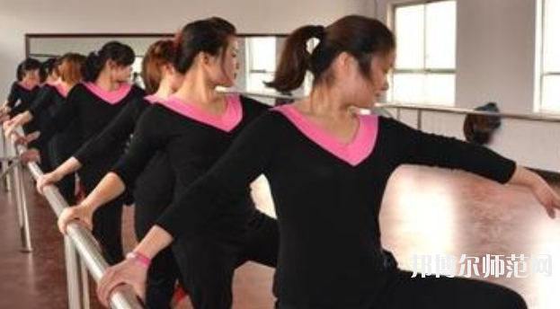 安徽2021年女生讀幼師學校學什么專業好