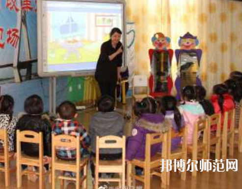 滄州2021年女生在幼師學校學什么好