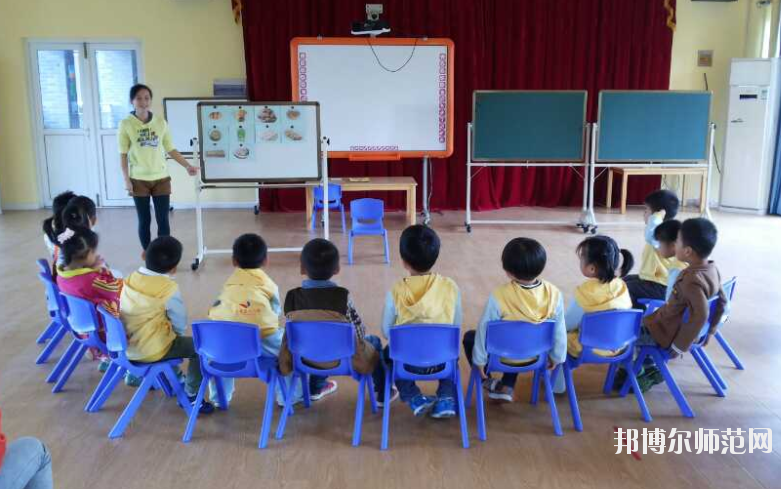 重慶2022年女生學學前教育學校好找工作嗎