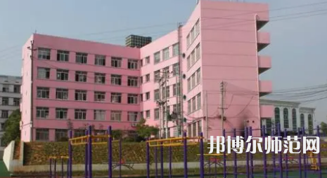 2023年達州高級技工幼兒師范學校報名條件、招生對象